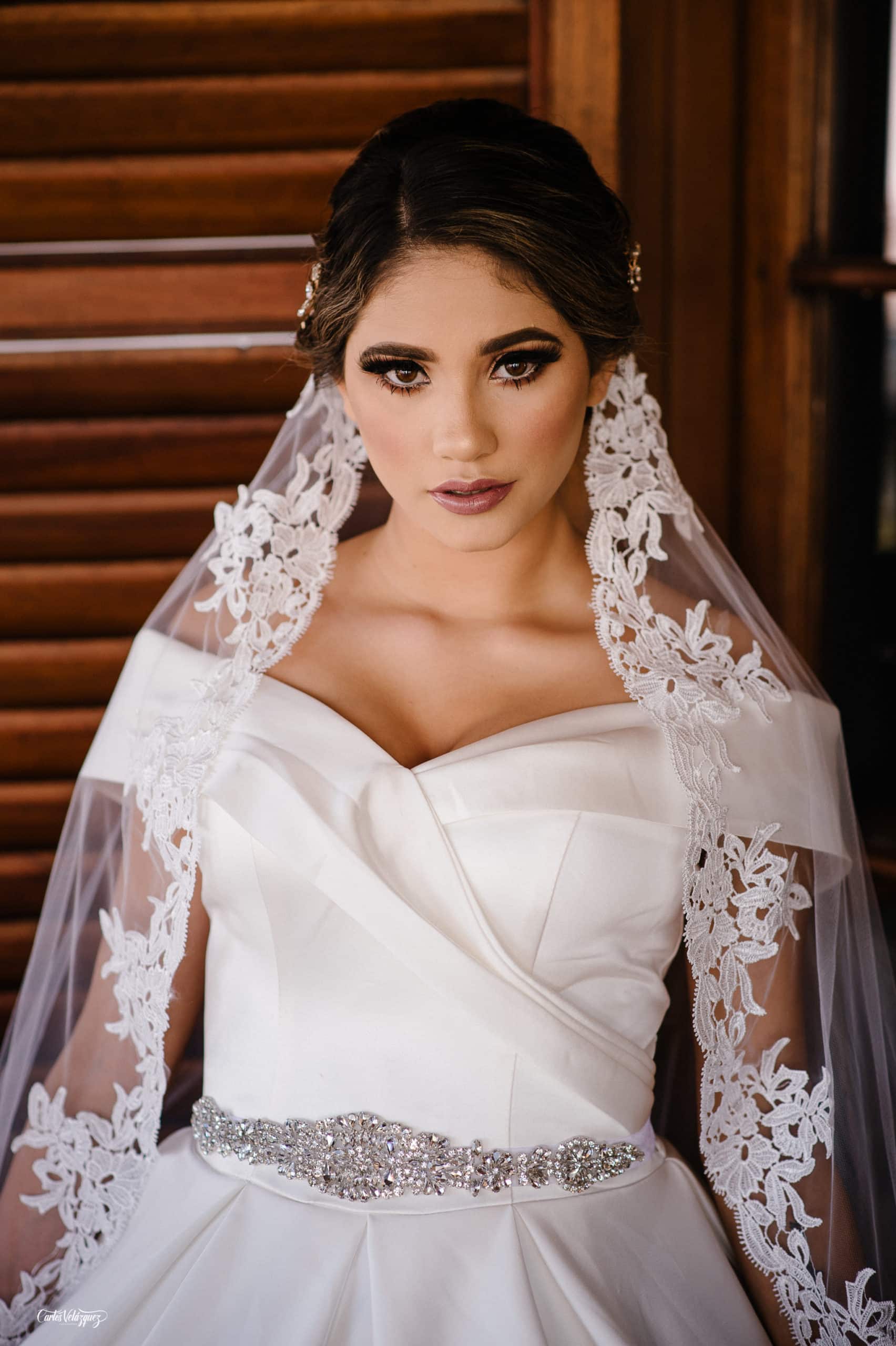 Mantilla mediana de encaje 