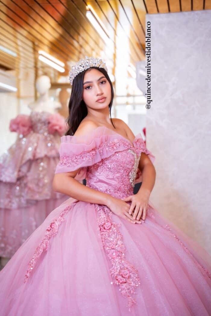VESTIDOS DE 15 AÑOS MEXICANOS COLOR PALO DE ROSA CON LILA - Image 4