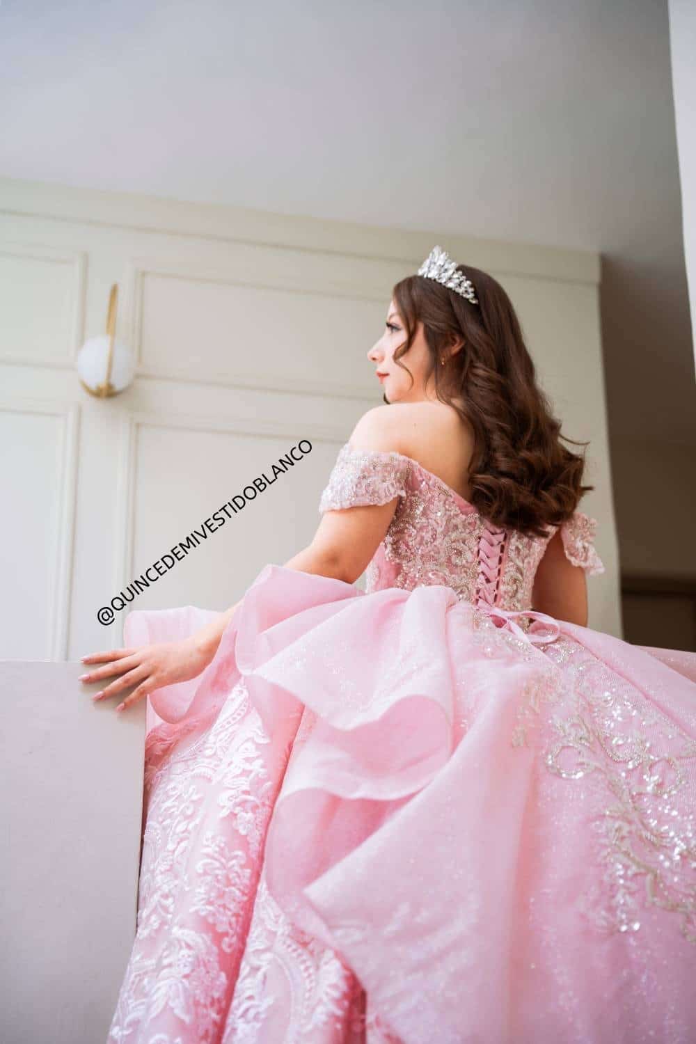 VESTIDOS PARA QUINCEAÑERAS 2026 COLOR ROSA PASTEL DE ENCAJE - Image 4