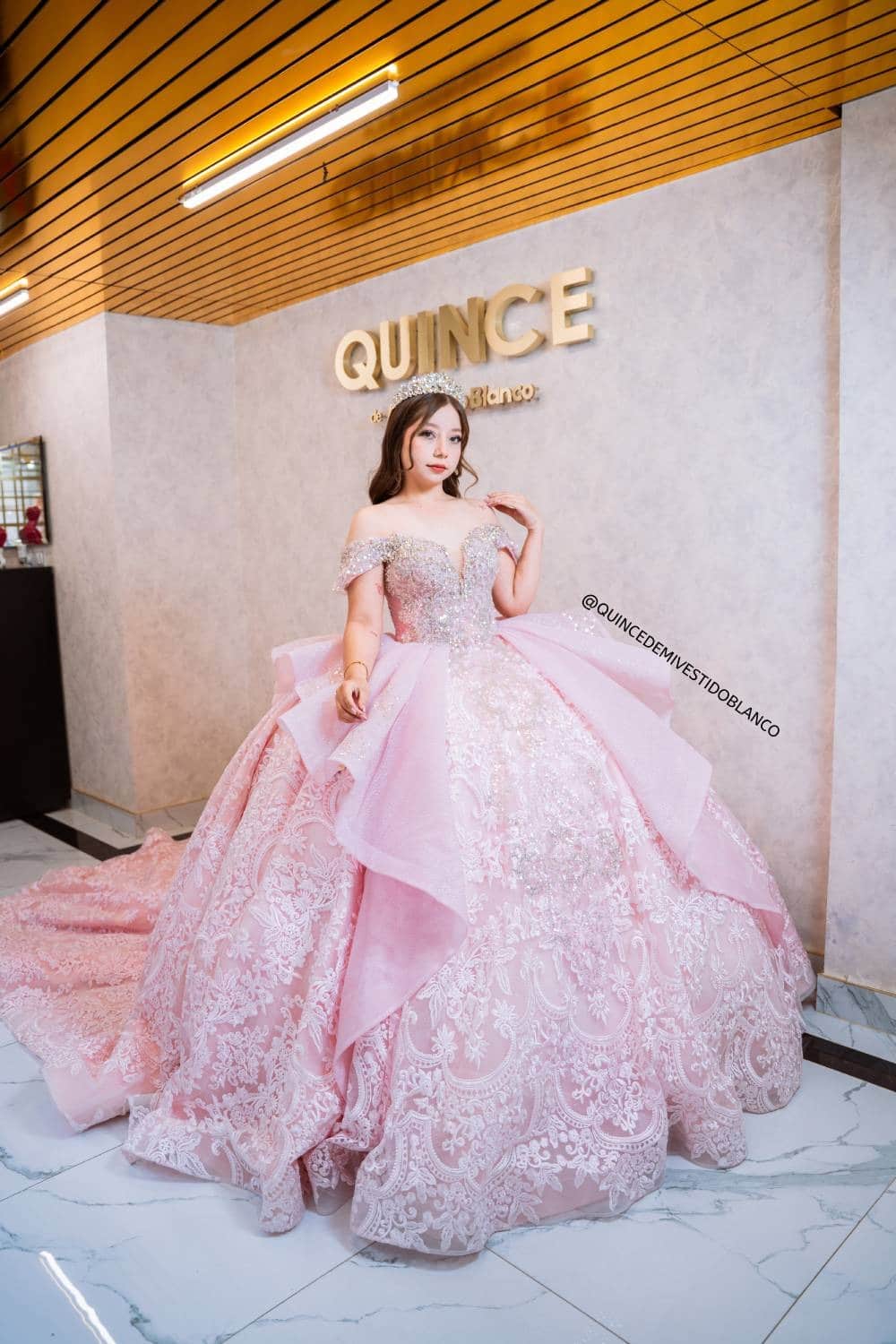 VESTIDOS PARA QUINCEAÑERAS 2026 COLOR ROSA PASTEL DE ENCAJE - Image 2