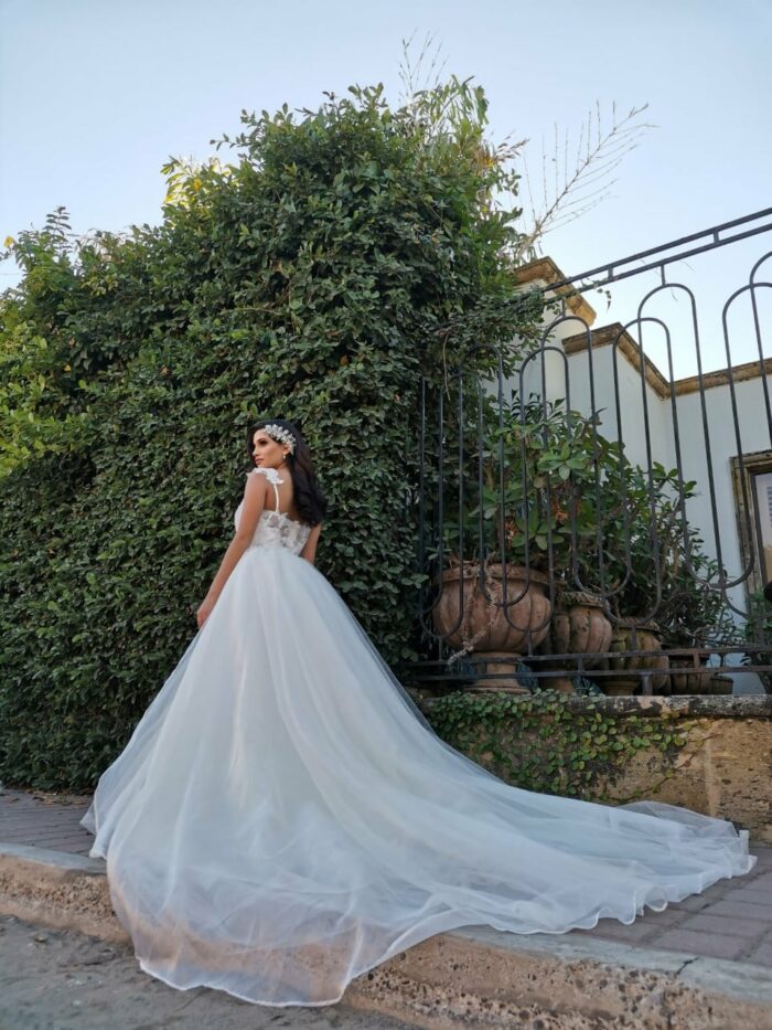 Vestidos de novia en corte sirena con tirantes