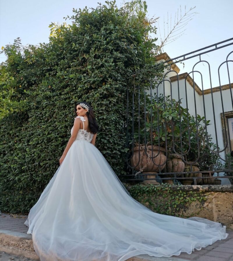 Vestidos de novia en corte sirena con tirantes