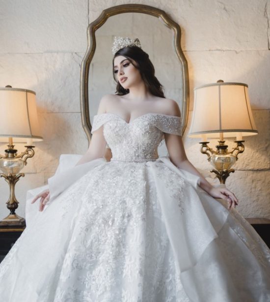 kate middleton wedding dress cost