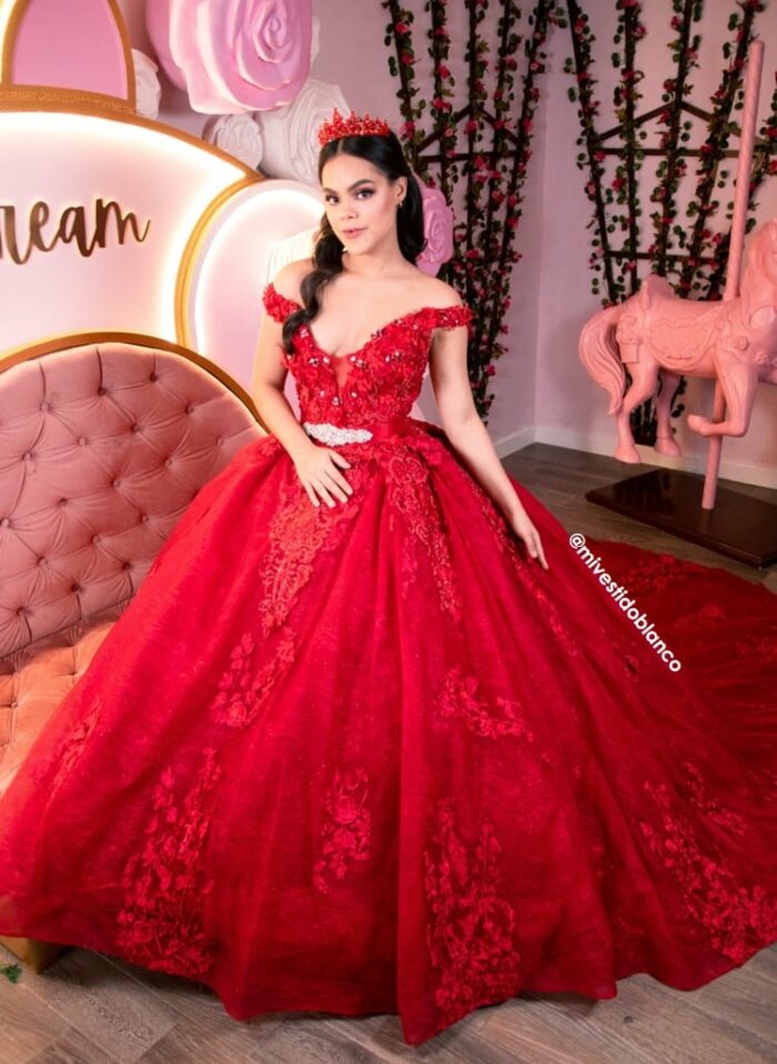 Enamórate de nuestros vestidos de 15 años rojos modernos - Image 3