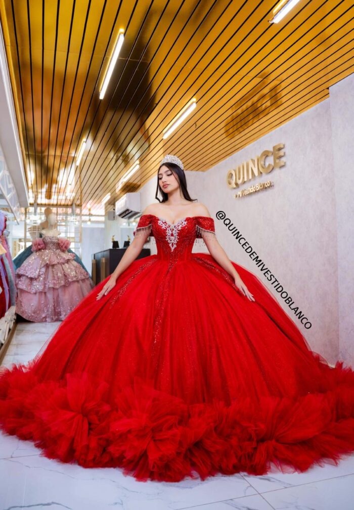 Tenemos vestidos de xv años rojo con brillos