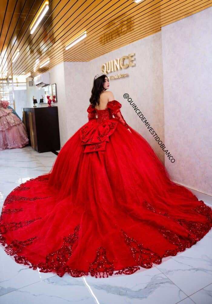 Quinceañera vestido rojo en existencia - Image 4