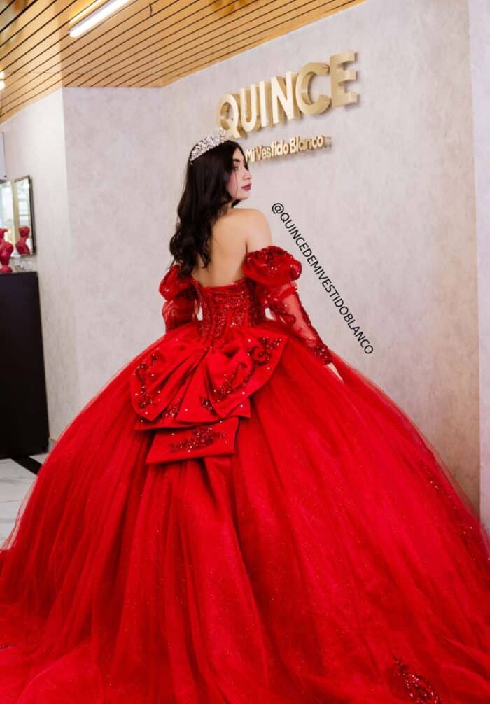 Quinceañera vestido rojo en existencia - Image 2