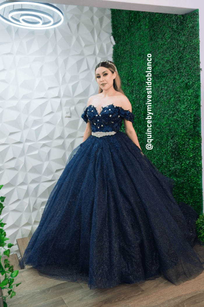 Azul marino, tendencia de este año en quinceañeras - Image 6