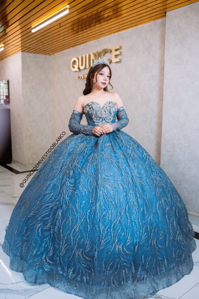 Vestido de 15 azul cielo - Acércate a conocer nuestra nueva colección CRYSTALS. - Image 4